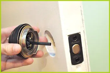 Expert Locksmith Services Annandale, VA 703-570-4214 - 12-changing-locks